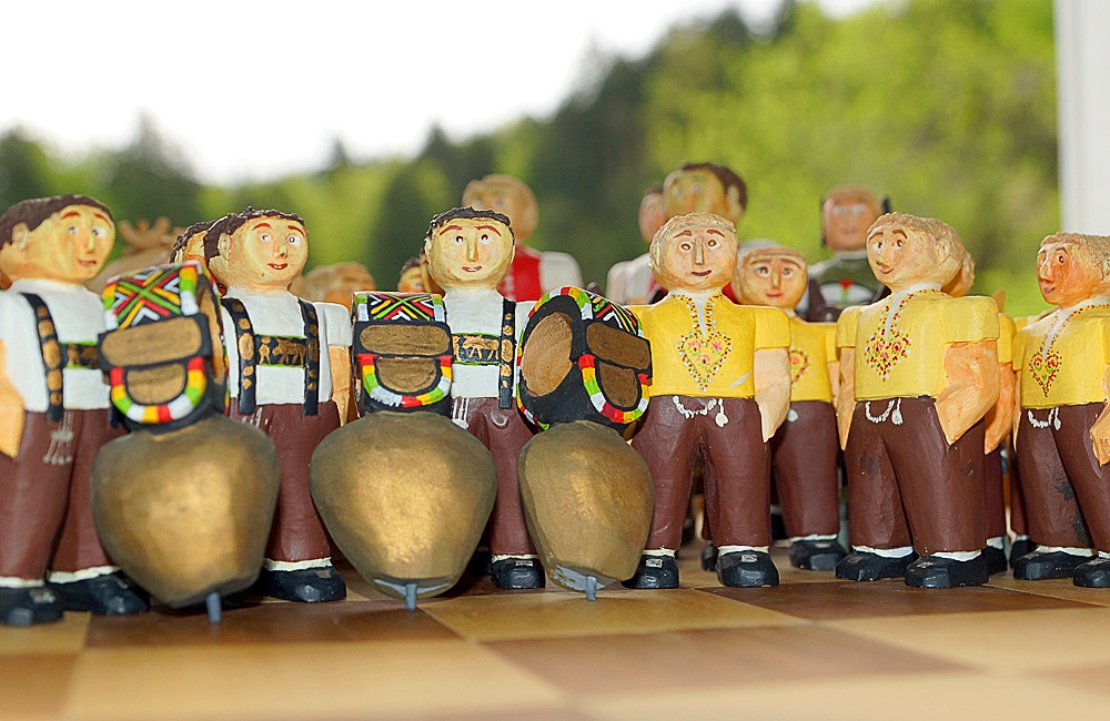 23_schachfiguren_mit_schellen_9999